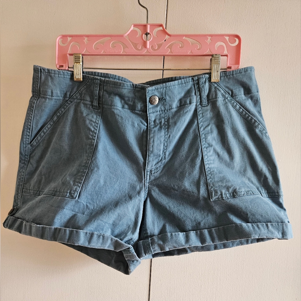 Magellan Outdoors Blue Women's Cargo Shorts with Banck and Front Packets Size 14